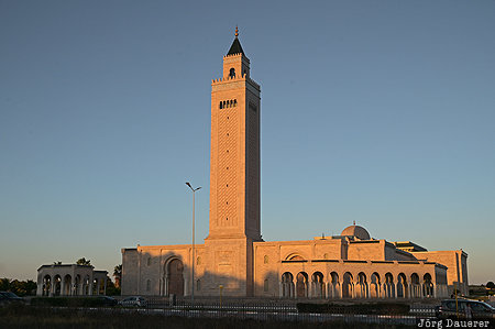 Anas Ibn Malek Mosque Anas Ibn Malek Mosque, arch way, arches, blue sky, Carthage, evening light, minaret, Tunisia, Gouvernorat Tunis