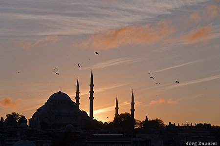 Emin&ouml;n&uuml;, Istanbul, TUR, Turkey, evening light, galata Bridge, minarets