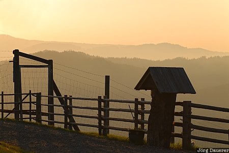 Austria, K&auml;rnten, Latschach, fence, morning light, mountains, silhouettes, &Ouml;sterreich, Oesterreich