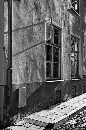 Tallinn Facade EST, Estonia, Harju, Tallinn, Vanalinn, alley, back-lit
