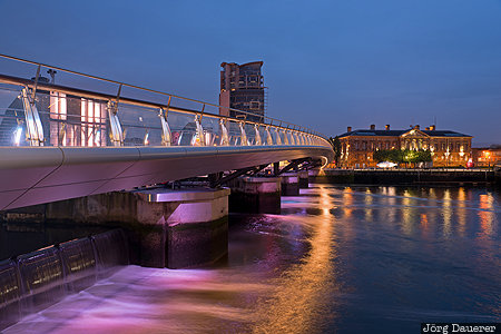 Lagan Weir Belfast, GBR, Northern Ireland, United Kingdom, blue hour, evening light, flood-lit, Großbritannien, Vereinigtes Königreich, Grossbritannien, Vereinigtes Koenigreich