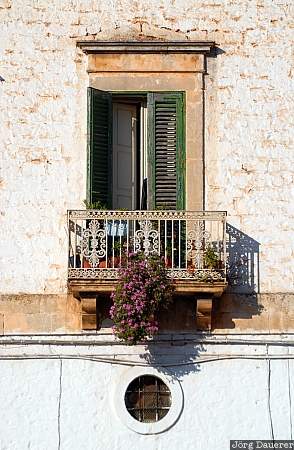 Italy, Apulia, Ostuni, Citta Bianca, facade, flowers, door, Italien, Italia, Apulien, Puglia