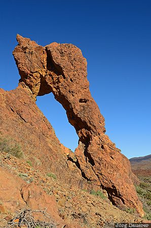 Zapatilla de la Reina Canarias, ESP, Spain, Vilaflor, blue sky, morning light, natural arch