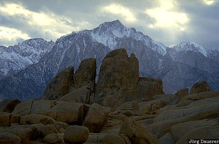 Sierra Nevada rocks, Alabama Hills, Owens Valley, Sierra Nevada, clouds, sky, California, United States, USA, Vereinigte Staten, Kalifornien, CA