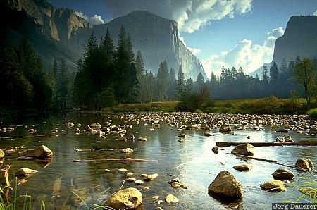 Yosemite Nationalpark, Yosemite Valley, Merced River, El Capitan, morning, california, United States, USA, Vereinigte Staten, Kalifornien, CA