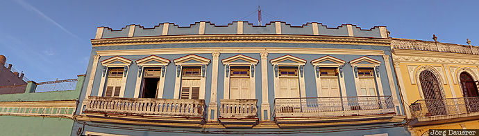 balconies, blue sky, CUB, Cuba, evening light, facade, Parque Seraf&iacute;n S&aacute;nchez, Sancti Sp&iacute;ritus, Kuba, Sancti Spiritus