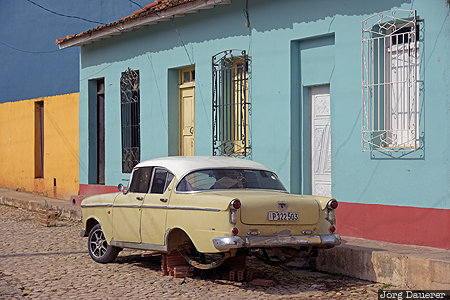 CUB, Cuba, La Popa, Sancti Sp&iacute;ritus, alley, car wreck, classic car, Trinidad, Kuba, Sancti Spiritus