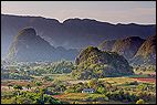 Vi&ntilde;ales Valley
