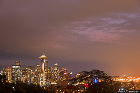 Seattle Skyline Queen Anne, Seattle, United States, USA, Washington, blue hour, clouds, Vereinigte Staten, WA