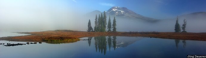 Sparks Lake, Cascade Range, Oregon, Bend, trees, mountains, USA United States