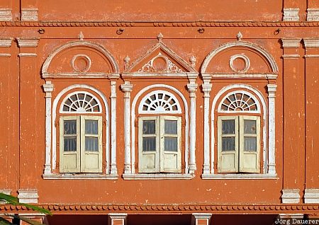 Windows in Jaipur decay, evening light, India, Jaipur, Kanota, Rajasthan, shutters