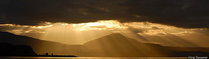 central plateau, clouds, evening light, lake, Lake Taupo, light beams, mountains, New Zealand, Neuseeland