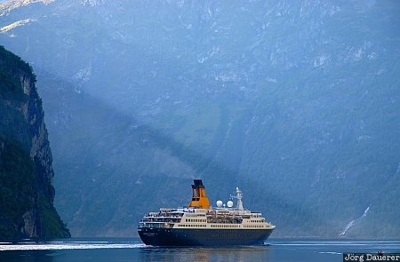 Geirangerfjord beam, boat, cruise ship, evening light, fjord, Geiranger, Geirangerfjord