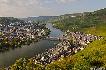 Bernkastel-Kues Bernkastel-Kues, DEU, Germany, Rhineland-Palatinate, bridge, evening light, green, Deutschland, Rheinland-Pfalz