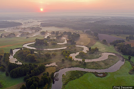 Drweca Meander Kujawsko-Pomorskie, Skepsk, POL, Poland, back-lit, Drewenz, Drweca