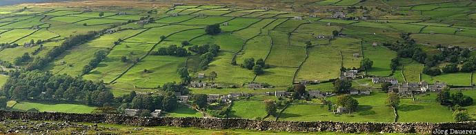 green, drystone walls, United Kingdom, England, Muker, barn, meadows, Yorkshire, Swaledale, Gro&szlig;britannien, Vereinigtes K&ouml;nigreich, Grossbritannien, Vereinigtes Koenigreich