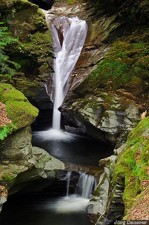 Falls of Acharn GBR, Falls of Acharn, green, Kenmore, mossy, motion, Perthshire, United Kingdom, Scotland, Großbritannien, Vereinigtes Königreich, Schottland, Grossbritannien, Vereinigtes Koenigreich
