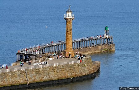 Whitby Lighthouse United Kingdom, Whitby, Yorkshire, blue sky, coast, column, lighthouse, Großbritannien, Vereinigtes Königreich, Grossbritannien, Vereinigtes Koenigreich