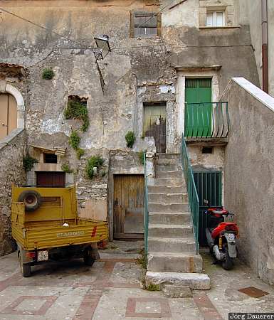 Vico del Gargano, Gargano, Italy, lorry, Apulia, Motorino, Mofa, Italien, Italia, Apulien, Puglia